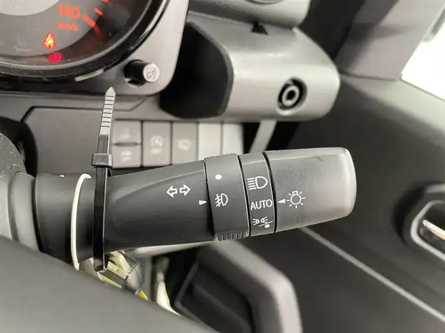 スズキ ジムニー XC 宮城県 2023(令5)年 0.9万km ジャングルグリーン 4WD/パイオニア8型ナビ(AM/FM/CD/DVD/BT/iPod/フルセグ)/バックカメラ/ETC/横滑り防止装置/ダウンヒルアシストコントロール/衝突被害軽減システム/クルーズコントロール/レーンキープアシスト/オートライト/純正マット/バイザー/シートヒーター(D/N)/ドライブレコーダー(CSD-670FH)/LEDヘッドライト/電動格納ミラー/キーレスエントリー