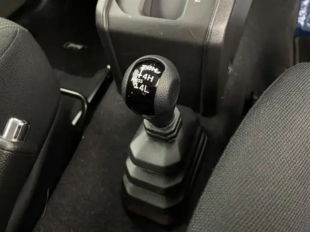 スズキ ジムニー XC 宮城県 2023(令5)年 0.9万km ジャングルグリーン 4WD/パイオニア8型ナビ(AM/FM/CD/DVD/BT/iPod/フルセグ)/バックカメラ/ETC/横滑り防止装置/ダウンヒルアシストコントロール/衝突被害軽減システム/クルーズコントロール/レーンキープアシスト/オートライト/純正マット/バイザー/シートヒーター(D/N)/ドライブレコーダー(CSD-670FH)/LEDヘッドライト/電動格納ミラー/キーレスエントリー