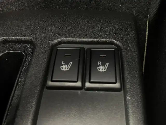 スズキ ジムニー XC 宮城県 2023(令5)年 0.9万km ジャングルグリーン 4WD/パイオニア8型ナビ(AM/FM/CD/DVD/BT/iPod/フルセグ)/バックカメラ/ETC/横滑り防止装置/ダウンヒルアシストコントロール/衝突被害軽減システム/クルーズコントロール/レーンキープアシスト/オートライト/純正マット/バイザー/シートヒーター(D/N)/ドライブレコーダー(CSD-670FH)/LEDヘッドライト/電動格納ミラー/キーレスエントリー