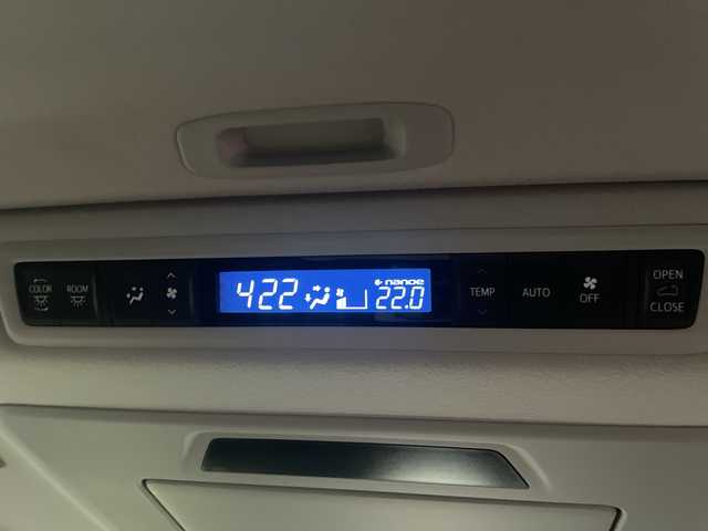 トヨタ ヴェルファイア ハイブリット ZR 神奈川県 2017(平29)年 1.8万km ホワイトパールクリスタルシャイン ワンオーナー/4WD/ダブルサンルーフ/JBLプレミアムサウンドシステム/純正フリップダウンモニター/メーカーナビ/フルセグTV/バックカメラ/プリクラッシュセーフティシステム/運転席パワーシート/パワーバックドア/両側パワースライドドア/社外空気圧センサー/レーダークルーズコントロール/ビルトインETC2.0/ドライブレコーダー/社外AW付スタッドレスタイヤ4本積込/スマートキー　2本/保証書/取扱説明書