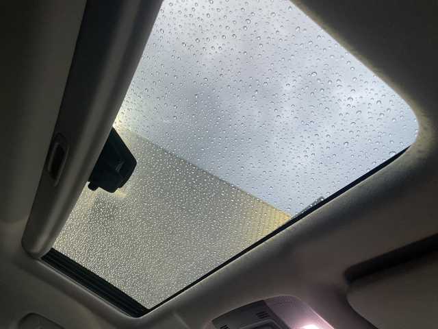 トヨタ ヴェルファイア ハイブリット ZR 神奈川県 2017(平29)年 1.8万km ホワイトパールクリスタルシャイン ワンオーナー/4WD/ダブルサンルーフ/JBLプレミアムサウンドシステム/純正フリップダウンモニター/メーカーナビ/フルセグTV/バックカメラ/プリクラッシュセーフティシステム/運転席パワーシート/パワーバックドア/両側パワースライドドア/社外空気圧センサー/レーダークルーズコントロール/ビルトインETC2.0/ドライブレコーダー/社外AW付スタッドレスタイヤ4本積込/スマートキー　2本/保証書/取扱説明書