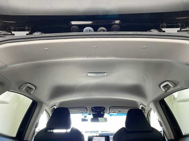 トヨタ ハリアー S 兵庫県 2022(令4)年 2.9万km ブラック ・ディスプレイナビ/Miracast/BT/Apple car play/AndroidAuto/・バックカメラ/・前方ドライブレコーダー/・電子パーキングブレーキ/・オートホールド/・ETC/・MTモード付AT/・左右独立エアコン/・ドライブモード（スポーツ・ノーマル・エコ）/・ヘッドライトレベライザー/・トヨタセーフティセンス/・レーントレーシングアシスト/・プリクラッシュセーフティ/・クリアランスソナー/・パーキングサポートブレーキ/・ロードサインアシスト/・先行者発進告知/・後退速度抑制/・横滑り防止装置/・レーダークルーズコントロール/・オートマチックハイビーム/・オートライト/・革巻ステアリング/・ステアリングスイッチ/・プッシュスタート/・スマートキー/・電動格納ミラー/・ウインカーミラー/・オールオートパワーウィンドウ/・純正フロアマット/・純正アルミホイール/・取扱説明書