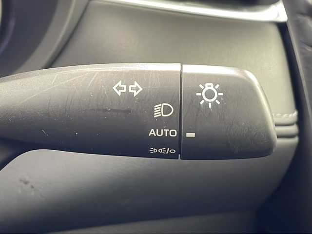 トヨタ ハリアー S 兵庫県 2022(令4)年 2.9万km ブラック ・ディスプレイナビ/Miracast/BT/Apple car play/AndroidAuto/・バックカメラ/・前方ドライブレコーダー/・電子パーキングブレーキ/・オートホールド/・ETC/・MTモード付AT/・左右独立エアコン/・ドライブモード（スポーツ・ノーマル・エコ）/・ヘッドライトレベライザー/・トヨタセーフティセンス/・レーントレーシングアシスト/・プリクラッシュセーフティ/・クリアランスソナー/・パーキングサポートブレーキ/・ロードサインアシスト/・先行者発進告知/・後退速度抑制/・横滑り防止装置/・レーダークルーズコントロール/・オートマチックハイビーム/・オートライト/・革巻ステアリング/・ステアリングスイッチ/・プッシュスタート/・スマートキー/・電動格納ミラー/・ウインカーミラー/・オールオートパワーウィンドウ/・純正フロアマット/・純正アルミホイール/・取扱説明書