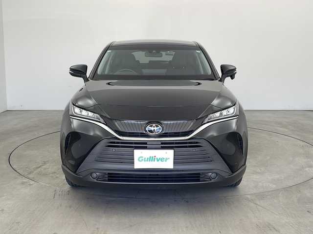トヨタ ハリアー S 兵庫県 2022(令4)年 2.9万km ブラック ・ディスプレイナビ/Miracast/BT/Apple car play/AndroidAuto/・バックカメラ/・前方ドライブレコーダー/・電子パーキングブレーキ/・オートホールド/・ETC/・MTモード付AT/・左右独立エアコン/・ドライブモード（スポーツ・ノーマル・エコ）/・ヘッドライトレベライザー/・トヨタセーフティセンス/・レーントレーシングアシスト/・プリクラッシュセーフティ/・クリアランスソナー/・パーキングサポートブレーキ/・ロードサインアシスト/・先行者発進告知/・後退速度抑制/・横滑り防止装置/・レーダークルーズコントロール/・オートマチックハイビーム/・オートライト/・革巻ステアリング/・ステアリングスイッチ/・プッシュスタート/・スマートキー/・電動格納ミラー/・ウインカーミラー/・オールオートパワーウィンドウ/・純正フロアマット/・純正アルミホイール/・取扱説明書