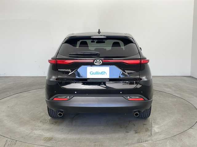 トヨタ ハリアー S 兵庫県 2022(令4)年 2.9万km ブラック ・ディスプレイナビ/Miracast/BT/Apple car play/AndroidAuto/・バックカメラ/・前方ドライブレコーダー/・電子パーキングブレーキ/・オートホールド/・ETC/・MTモード付AT/・左右独立エアコン/・ドライブモード（スポーツ・ノーマル・エコ）/・ヘッドライトレベライザー/・トヨタセーフティセンス/・レーントレーシングアシスト/・プリクラッシュセーフティ/・クリアランスソナー/・パーキングサポートブレーキ/・ロードサインアシスト/・先行者発進告知/・後退速度抑制/・横滑り防止装置/・レーダークルーズコントロール/・オートマチックハイビーム/・オートライト/・革巻ステアリング/・ステアリングスイッチ/・プッシュスタート/・スマートキー/・電動格納ミラー/・ウインカーミラー/・オールオートパワーウィンドウ/・純正フロアマット/・純正アルミホイール/・取扱説明書