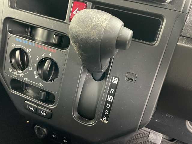 トヨタ ルーミー X 道央・札幌 2025(令7)年 0.4万km プラムブラウンパールクリスタルシャイン ・4WD/・ワンオーナー/・寒冷地仕様/・純正ディスプレイオーディオ/&BT&USB&AppleCarplay&AndoridAuto/・バックカメラ/・トヨタセーフティセンス/・アイドリングストップ/・横滑り防止装置/・前席シートヒーター/・ヘッドライトレベライザー