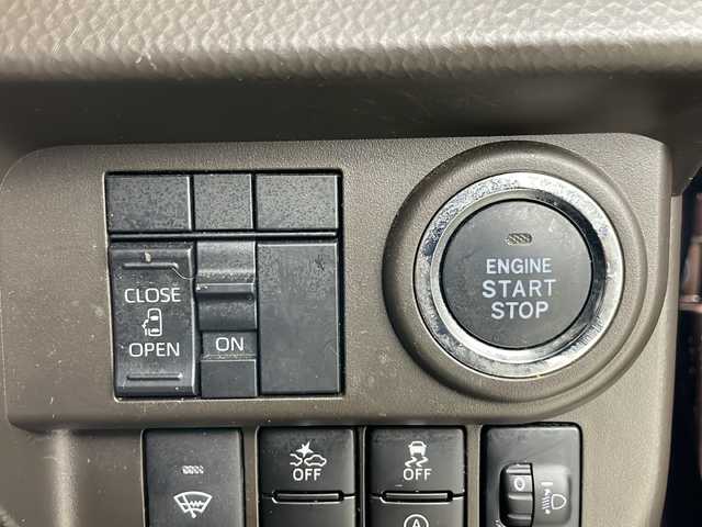 トヨタ ルーミー X 道央・札幌 2025(令7)年 0.4万km プラムブラウンパールクリスタルシャイン ・4WD/・ワンオーナー/・寒冷地仕様/・純正ディスプレイオーディオ/&BT&USB&AppleCarplay&AndoridAuto/・バックカメラ/・トヨタセーフティセンス/・アイドリングストップ/・横滑り防止装置/・前席シートヒーター/・ヘッドライトレベライザー