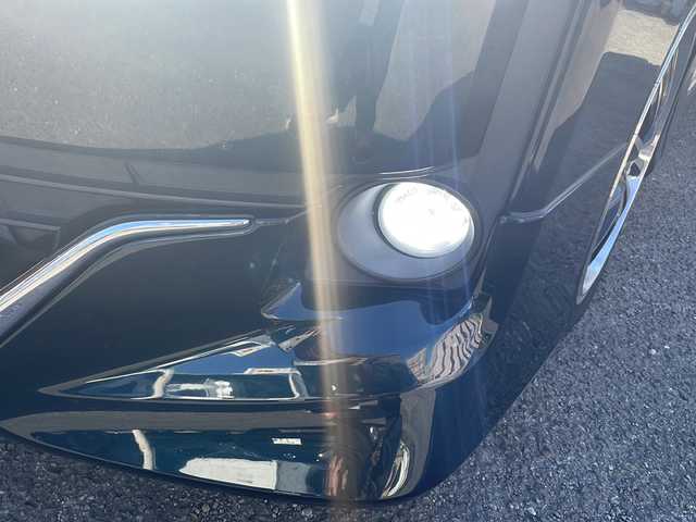 トヨタ ヴォクシー ハイブリッド V 宮崎県 2014(平26)年 7万km ブラッキッシュアゲハガラスフレーク ＳＤナビ　Ｂｌｕｅｔｏｏｔｈ　フルセグＴＶ　バックカメラ　ミラー型ドライブレコーダー　ＥＴＣ　ＵＳＢ入力端子　モデリスタエアロ 社外アルミホイール 前席シートヒーター LEDライト オートライト プッシュスタート パワーステアリング パワーウィンドウ リアフォグスイッチボタンあり 両側パワースライドドア