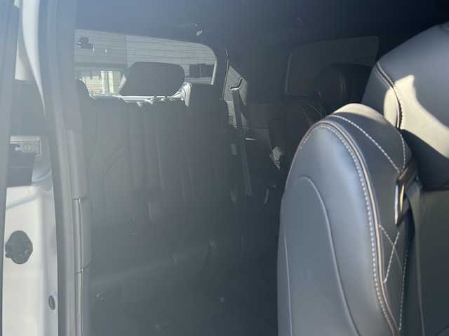 トヨタ ヴェルファイア ハイブリット Z プレミア 神奈川県 2023(令5)年 2万km プラチナホワイトパールマイカ ワンオーナー/サンルーフ/ユニバーサルステップ/純正ナビ(USB/BT/HDMI/フルセグTV/Miracast)/パノラミックビューモニター/純正12.1型フリップダウンモニター/電動サイドシェード/トヨタセーフティセンス/ブラインドスポットモニター/クリアランスソナー/パドルシフト/1500W電源/黒革シート/シートヒーター/シートクーラー/パワーシート/ステアリングヒーター/置くだけ充電/ヘッドアップディスプレイ/パワーバックドア/両側パワースライドドア/デジタルインナーミラー/ビルトインETC2.0/前後ドライブレコーダー/純正フロアマット/純正ドアバイザー/オートミラー/ISOFIX/スペアキー×1