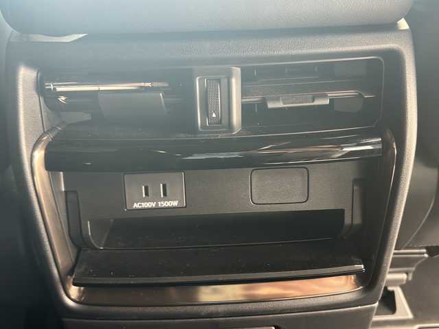 トヨタ ヴェルファイア ハイブリット Z プレミア 神奈川県 2023(令5)年 2万km プラチナホワイトパールマイカ ワンオーナー/サンルーフ/ユニバーサルステップ/純正ナビ(USB/BT/HDMI/フルセグTV/Miracast)/パノラミックビューモニター/純正12.1型フリップダウンモニター/電動サイドシェード/トヨタセーフティセンス/ブラインドスポットモニター/クリアランスソナー/パドルシフト/1500W電源/黒革シート/シートヒーター/シートクーラー/パワーシート/ステアリングヒーター/置くだけ充電/ヘッドアップディスプレイ/パワーバックドア/両側パワースライドドア/デジタルインナーミラー/ビルトインETC2.0/前後ドライブレコーダー/純正フロアマット/純正ドアバイザー/オートミラー/ISOFIX/スペアキー×1