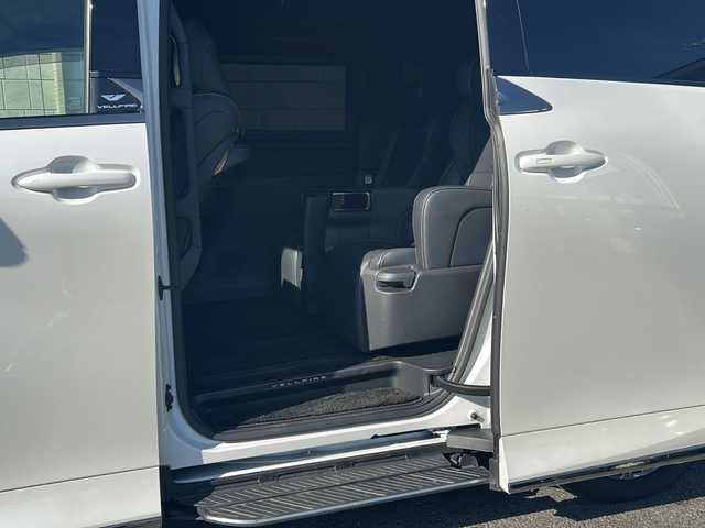 トヨタ ヴェルファイア ハイブリット Z プレミア 神奈川県 2023(令5)年 2万km プラチナホワイトパールマイカ ワンオーナー/サンルーフ/ユニバーサルステップ/純正ナビ(USB/BT/HDMI/フルセグTV/Miracast)/パノラミックビューモニター/純正12.1型フリップダウンモニター/電動サイドシェード/トヨタセーフティセンス/ブラインドスポットモニター/クリアランスソナー/パドルシフト/1500W電源/黒革シート/シートヒーター/シートクーラー/パワーシート/ステアリングヒーター/置くだけ充電/ヘッドアップディスプレイ/パワーバックドア/両側パワースライドドア/デジタルインナーミラー/ビルトインETC2.0/前後ドライブレコーダー/純正フロアマット/純正ドアバイザー/オートミラー/ISOFIX/スペアキー×1