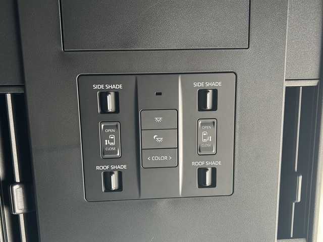 トヨタ ヴェルファイア ハイブリット Z プレミア 神奈川県 2023(令5)年 2万km プラチナホワイトパールマイカ ワンオーナー/サンルーフ/ユニバーサルステップ/純正ナビ(USB/BT/HDMI/フルセグTV/Miracast)/パノラミックビューモニター/純正12.1型フリップダウンモニター/電動サイドシェード/トヨタセーフティセンス/ブラインドスポットモニター/クリアランスソナー/パドルシフト/1500W電源/黒革シート/シートヒーター/シートクーラー/パワーシート/ステアリングヒーター/置くだけ充電/ヘッドアップディスプレイ/パワーバックドア/両側パワースライドドア/デジタルインナーミラー/ビルトインETC2.0/前後ドライブレコーダー/純正フロアマット/純正ドアバイザー/オートミラー/ISOFIX/スペアキー×1