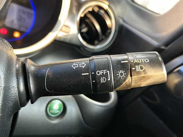 ホンダ Ｎ ＢＯＸ カスタムGターボSSブラックスタイル 静岡県 2016(平28)年 7.5万km プレミアムベルベットパープル・パール 純正ナビ/CD/DVD/FM/AM/フルセグTV/Bluetooth/SD/USB/ipod//主要装備/・純正ナビ　/・片側パワースライドドア　/・シートヒーター　/・バックカメラ　/・スマートキー　/・プッシュスタート　/・オートライト　/・アイドリングストップ　/・純正アルミホイール　/・ステアリングリモコン　/・フォグランプ　/・横滑り防止装置/・チップアップシート/・ディスチャージライト