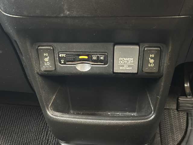 ホンダ Ｎ ＢＯＸ カスタムGターボSSブラックスタイル 静岡県 2016(平28)年 7.5万km プレミアムベルベットパープル・パール 純正ナビ/CD/DVD/FM/AM/フルセグTV/Bluetooth/SD/USB/ipod//主要装備/・純正ナビ　/・片側パワースライドドア　/・シートヒーター　/・バックカメラ　/・スマートキー　/・プッシュスタート　/・オートライト　/・アイドリングストップ　/・純正アルミホイール　/・ステアリングリモコン　/・フォグランプ　/・横滑り防止装置/・チップアップシート/・ディスチャージライト