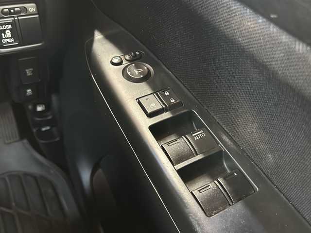 ホンダ Ｎ ＢＯＸ カスタムGターボSSブラックスタイル 静岡県 2016(平28)年 7.5万km プレミアムベルベットパープル・パール 純正ナビ/CD/DVD/FM/AM/フルセグTV/Bluetooth/SD/USB/ipod//主要装備/・純正ナビ　/・片側パワースライドドア　/・シートヒーター　/・バックカメラ　/・スマートキー　/・プッシュスタート　/・オートライト　/・アイドリングストップ　/・純正アルミホイール　/・ステアリングリモコン　/・フォグランプ　/・横滑り防止装置/・チップアップシート/・ディスチャージライト