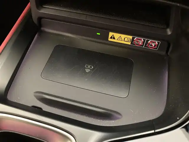 レクサス ＮＸ 350h Fスポーツ 熊本県 2023(令5)年 2万km ホワイトノーヴァガラスフレーク ・スマートキー/・プッシュスタート/・パノラマサンルーフ/・プリクラッシュセーフティ/・ロードサインアシスト/・前後クロストラフィックアラート/・レーンチェンジアシスト/・プロアクティブドライビングアシスト/・ブラインドスポットモニター/・パーキングサポートブレーキ/・安心降車アシスト/・オートマチックハイビーム/・クルーズコントロール(追従式)/・赤/黒革シート/・前席パワーシート/・前席エアシート/・全席シートヒーター/・ハンドルヒーター/・純正メモリナビ/　【Bluetooth・USB・AppleCarPlay】/・フルセグTV/・全方位カメラ/・ETC２．０/・ワイヤレス充電/・パワーバックドア/・LEDヘッドランプ/・LEDフォグランプ/・純正マット