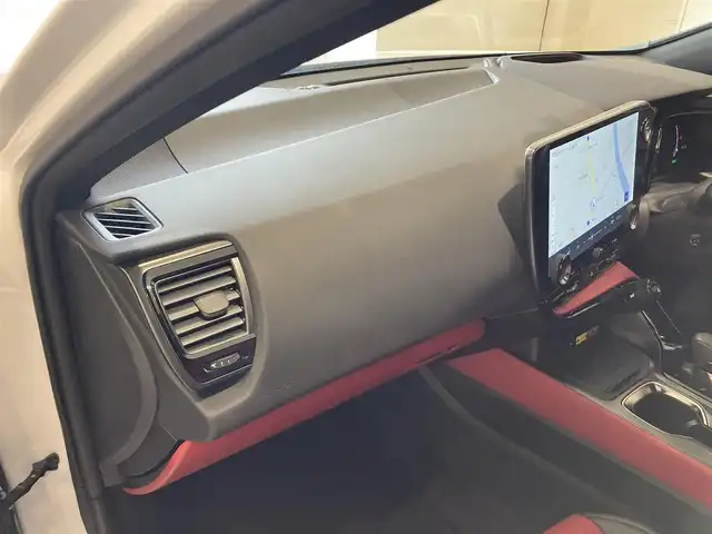 レクサス ＮＸ 350h Fスポーツ 熊本県 2023(令5)年 2万km ホワイトノーヴァガラスフレーク ・スマートキー/・プッシュスタート/・パノラマサンルーフ/・プリクラッシュセーフティ/・ロードサインアシスト/・前後クロストラフィックアラート/・レーンチェンジアシスト/・プロアクティブドライビングアシスト/・ブラインドスポットモニター/・パーキングサポートブレーキ/・安心降車アシスト/・オートマチックハイビーム/・クルーズコントロール(追従式)/・赤/黒革シート/・前席パワーシート/・前席エアシート/・全席シートヒーター/・ハンドルヒーター/・純正メモリナビ/　【Bluetooth・USB・AppleCarPlay】/・フルセグTV/・全方位カメラ/・ETC２．０/・ワイヤレス充電/・パワーバックドア/・LEDヘッドランプ/・LEDフォグランプ/・純正マット