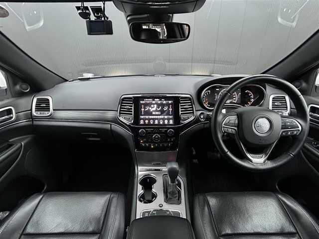 クライスラー・ジープ ジープ グランドチェロキー LTD 長野県 2020(令2)年 5.6万km ブライトホワイトクリアコート ＣａｒＰｌａｙ/黒革シート/ベンチレーション/シートヒーター/PWシート/ヒーテッドステアリング/ACC/BSM/LKA/パークアシスト/純正ナビ/バックカメラ/サイドカメラ/フロントカメラ/地デジ/ＥＴＣ2.0/アイドリングストップ/パドルシフト/パークセンサー/LEDヘッドライト/パワーバックドア/イルディセントコントロール/USB/AUX