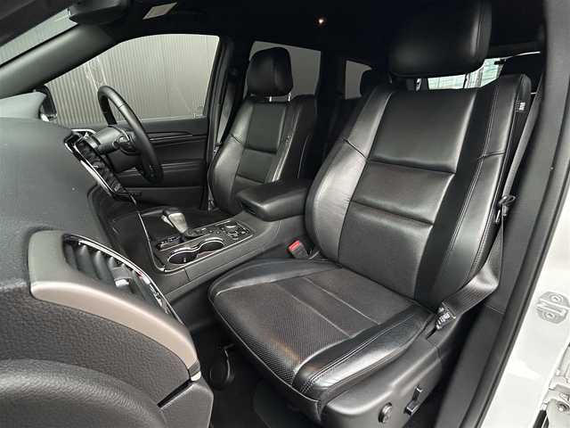 クライスラー・ジープ ジープ グランドチェロキー LTD 長野県 2020(令2)年 5.6万km ブライトホワイトクリアコート ＣａｒＰｌａｙ/黒革シート/ベンチレーション/シートヒーター/PWシート/ヒーテッドステアリング/ACC/BSM/LKA/パークアシスト/純正ナビ/バックカメラ/サイドカメラ/フロントカメラ/地デジ/ＥＴＣ2.0/アイドリングストップ/パドルシフト/パークセンサー/LEDヘッドライト/パワーバックドア/イルディセントコントロール/USB/AUX