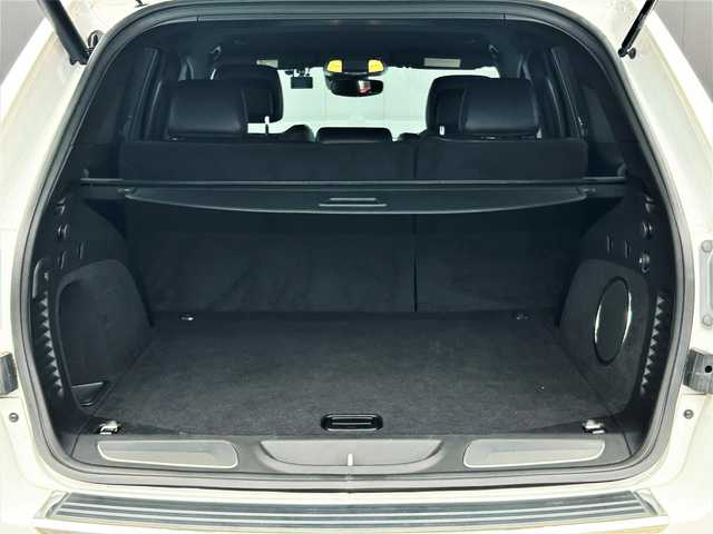 クライスラー・ジープ ジープ グランドチェロキー LTD 長野県 2020(令2)年 5.6万km ブライトホワイトクリアコート ＣａｒＰｌａｙ/黒革シート/ベンチレーション/シートヒーター/PWシート/ヒーテッドステアリング/ACC/BSM/LKA/パークアシスト/純正ナビ/バックカメラ/サイドカメラ/フロントカメラ/地デジ/ＥＴＣ2.0/アイドリングストップ/パドルシフト/パークセンサー/LEDヘッドライト/パワーバックドア/イルディセントコントロール/USB/AUX