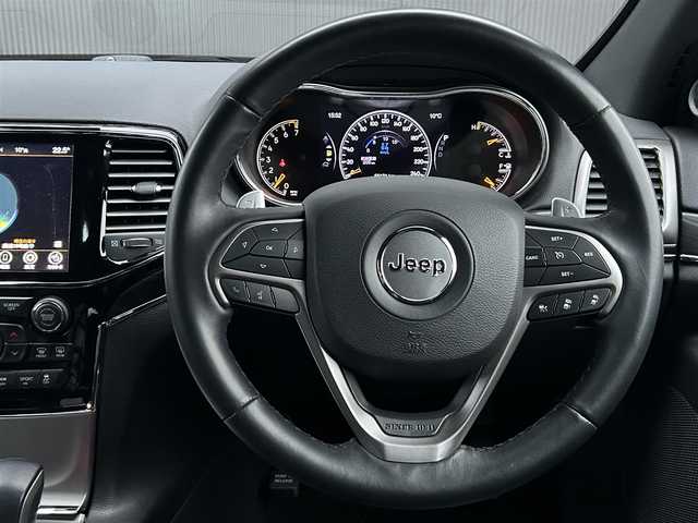 クライスラー・ジープ ジープ グランドチェロキー LTD 長野県 2020(令2)年 5.6万km ブライトホワイトクリアコート ＣａｒＰｌａｙ/黒革シート/ベンチレーション/シートヒーター/PWシート/ヒーテッドステアリング/ACC/BSM/LKA/パークアシスト/純正ナビ/バックカメラ/サイドカメラ/フロントカメラ/地デジ/ＥＴＣ2.0/アイドリングストップ/パドルシフト/パークセンサー/LEDヘッドライト/パワーバックドア/イルディセントコントロール/USB/AUX