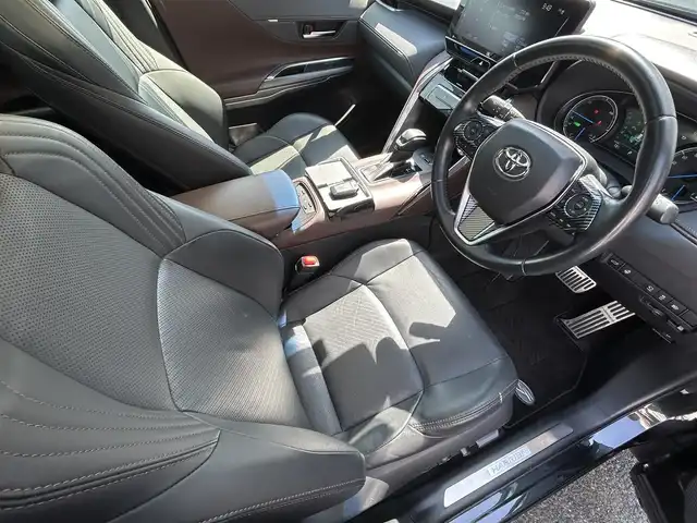 トヨタ ハリアー ハイブリッド Z レザーパッケージ 福岡県 2020(令2)年 4万km プレシャスブラックパール モデリスタ/・エアロ(フロント、サイド、リヤ)/・マフラーカッター/モデリスタ20インチAW/車高調テイン/12.3インチディスプレイオーディオ/　(Bluetooth/USB/Miracast/フルセグTV/ナビキット)/調光パノラマルーフ/JBLプレミアムサウンド/デジタルインナーミラー/パノラミックビューモニター/バックカメラ/トヨタセーフティセンス/・プリクラッシュセーフティ/・レーントレーシングアシスト/・アダプティブハイビームシステム/・オートマチックハイビーム/・ロードサインアシスト/・レーダークルーズコントロール/・先行車発進告知/ブラインドスポットモニター/クリアランスソナー/リヤクロストラフィックアラート/ロードサインアシスト/黒色レザーシート/パワーバックドア/シートヒーター/ベンチレーション/メモリー付パワーシート/ステアリングヒーター/おくだけ充電/モデリスタドアキックガード/ハリアー純正/・チョウヒエンブレム(リヤ)/・エンジンスターターカバー/USBポート×3/ETC2.0/スペアキー×1/保証書/取説/ナビ取説