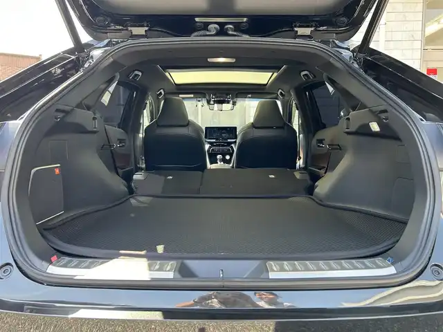 トヨタ ハリアー ハイブリッド Z レザーパッケージ 福岡県 2020(令2)年 4万km プレシャスブラックパール モデリスタ/・エアロ(フロント、サイド、リヤ)/・マフラーカッター/モデリスタ20インチAW/車高調テイン/12.3インチディスプレイオーディオ/　(Bluetooth/USB/Miracast/フルセグTV/ナビキット)/調光パノラマルーフ/JBLプレミアムサウンド/デジタルインナーミラー/パノラミックビューモニター/バックカメラ/トヨタセーフティセンス/・プリクラッシュセーフティ/・レーントレーシングアシスト/・アダプティブハイビームシステム/・オートマチックハイビーム/・ロードサインアシスト/・レーダークルーズコントロール/・先行車発進告知/ブラインドスポットモニター/クリアランスソナー/リヤクロストラフィックアラート/ロードサインアシスト/黒色レザーシート/パワーバックドア/シートヒーター/ベンチレーション/メモリー付パワーシート/ステアリングヒーター/おくだけ充電/モデリスタドアキックガード/ハリアー純正/・チョウヒエンブレム(リヤ)/・エンジンスターターカバー/USBポート×3/ETC2.0/スペアキー×1/保証書/取説/ナビ取説