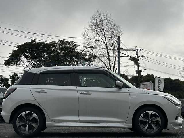 スズキ スイフト HYBRID MZ 大分県 2024(令6)年 0.1万km未満 ピュアホワイトP 登録済み未使用車/全方位カメラ/純正ディスプレイオーディオ/純正16インチアルミホイール/純正LEDヘッドライト/シートヒーター/オートホールド/ステアリングリモコン/5月3日から5月7日までお休みの為、書類発送及び車両搬出は5月8日以降になります。