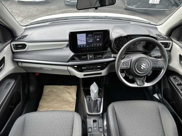 スズキ スイフト HYBRID MZ 大分県 2024(令6)年 0.1万km未満 ピュアホワイトP 登録済み未使用車/全方位カメラ/純正ディスプレイオーディオ/純正16インチアルミホイール/純正LEDヘッドライト/シートヒーター/オートホールド/ステアリングリモコン/5月3日から5月7日までお休みの為、書類発送及び車両搬出は5月8日以降になります。