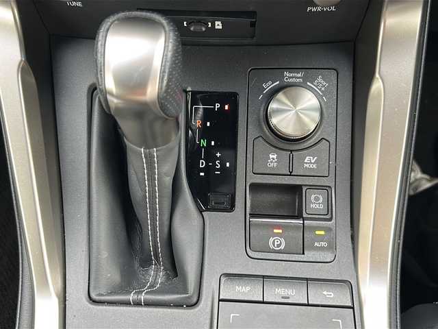 レクサス ＮＸ 300h Fスポーツ 京都府 2019(平31)年 6.9万km グラファイトブラックガラスフレーク 純正メモリナビ/BT/CD/DVD/USB/FM/AM/AUX/フルセグTV/黒革シート　/パワーシート/シートメモリー/エアシート　/シートヒーター　/ステアリングヒーター　/衝突軽減　/車線逸脱防止　/オートハイビーム　/パーキングサポートブレーキ/ＢＳＭ　/前後コーナーセンサー　/レーダークルーズ　/パワーバックドア/バックカメラ/サイドカメラ　/ＡＳＣ　/ＴＰＭＳ　/ETC2.0/パドルシフト/ISOFIX