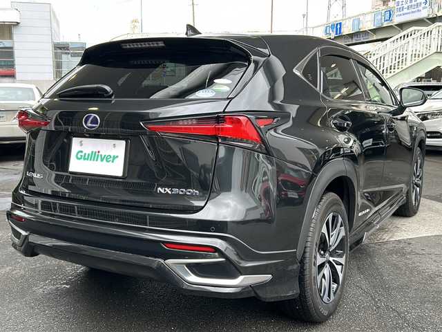 レクサス ＮＸ 300h Fスポーツ 京都府 2019(平31)年 6.9万km グラファイトブラックガラスフレーク 純正メモリナビ/BT/CD/DVD/USB/FM/AM/AUX/フルセグTV/黒革シート　/パワーシート/シートメモリー/エアシート　/シートヒーター　/ステアリングヒーター　/衝突軽減　/車線逸脱防止　/オートハイビーム　/パーキングサポートブレーキ/ＢＳＭ　/前後コーナーセンサー　/レーダークルーズ　/パワーバックドア/バックカメラ/サイドカメラ　/ＡＳＣ　/ＴＰＭＳ　/ETC2.0/パドルシフト/ISOFIX
