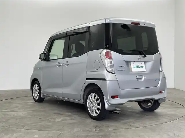 日産 デイズ ルークス X Vセレクション 群馬県 2016(平28)年 8.1万km クールシルバー エマージェンシーブレーキ　純正オーディオ　アラウンドビューモニター　両側パワースライドドア　ベンチシート　純正１４インチＡＷ　アイドリングストップ　ヘッドライトレベライザー　スマートキー　禁煙車