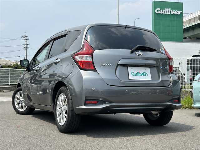 日産 ノート e－パワー X Vセレクション 愛知県 2020(令2)年 8.2万km ダークメタルグレー 社外ナビ/（BT/SD/FM/AM）/アラウンドビューモニター/LEDヘッドライト/フォグランプ/純正15インチAW/ビークルダイナミクスコントロール/車線逸脱警報/エマージェンシーブレーキ/インテリジェントクルーズコントロール/ステアリングスィッチ/スマートキー/スペアキー/ドアバイザー/フロアマット