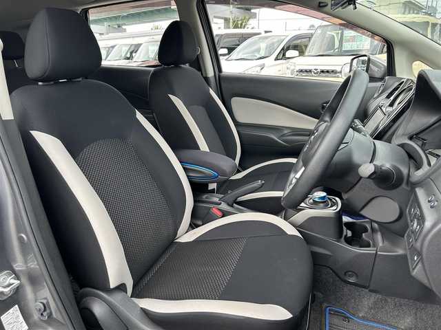 日産 ノート e－パワー X Vセレクション 愛知県 2020(令2)年 8.2万km ダークメタルグレー 社外ナビ/（BT/SD/FM/AM）/アラウンドビューモニター/LEDヘッドライト/フォグランプ/純正15インチAW/ビークルダイナミクスコントロール/車線逸脱警報/エマージェンシーブレーキ/インテリジェントクルーズコントロール/ステアリングスィッチ/スマートキー/スペアキー/ドアバイザー/フロアマット