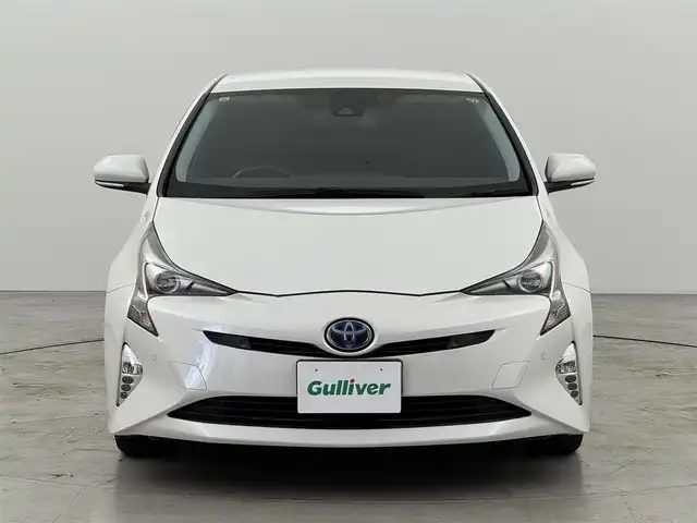 トヨタ プリウス A ツーリングセレクション 福岡県 2017(平29)年 4.8万km ホワイトパールクリスタルシャイン 純正ナビ（フルセグＴＶ）　/バックカメラ　/ビルトインＥＴＣ　/レーダークルコン　/コーナーセンサー　/衝突軽減ブレーキ　/レーンキープ　/ＰＫＳＢ　/ＢＳＭ　/パーキングアシスト　/ＨＵＤ　/シートヒーター　/オートマチックハイビーム　/ＬＥＤヘッドライト