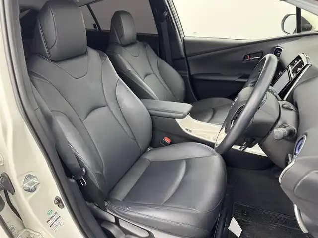 トヨタ プリウス A ツーリングセレクション 福岡県 2017(平29)年 4.8万km ホワイトパールクリスタルシャイン 純正ナビ（フルセグＴＶ）　/バックカメラ　/ビルトインＥＴＣ　/レーダークルコン　/コーナーセンサー　/衝突軽減ブレーキ　/レーンキープ　/ＰＫＳＢ　/ＢＳＭ　/パーキングアシスト　/ＨＵＤ　/シートヒーター　/オートマチックハイビーム　/ＬＥＤヘッドライト