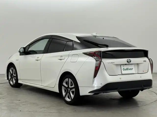 トヨタ プリウス A ツーリングセレクション 福岡県 2017(平29)年 4.8万km ホワイトパールクリスタルシャイン 純正ナビ（フルセグＴＶ）　/バックカメラ　/ビルトインＥＴＣ　/レーダークルコン　/コーナーセンサー　/衝突軽減ブレーキ　/レーンキープ　/ＰＫＳＢ　/ＢＳＭ　/パーキングアシスト　/ＨＵＤ　/シートヒーター　/オートマチックハイビーム　/ＬＥＤヘッドライト