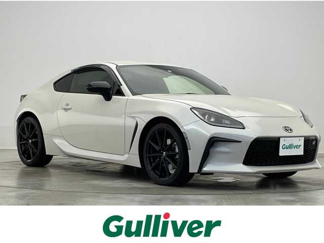 トヨタ ＧＲ８６ RZ 滋賀県 2023(令5)年 0.7万km クリスタルホワイトパール 社外９型ナビ/・Ｂｌｕｅｔｏｏｔｈ/ＨＤＭＩ/フルセグ/AUX//バックカメラ/純正ＬＥＤヘッドライト/オートライト/ハーフレザーシート/前席シートヒーター/クルーズコントロール/ステアリング連動ヘッドライト/革巻ステアリング/純正１８インチAW/スマートキー/ETC/純正フロアマット