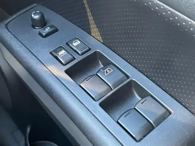 日産 エクストレイル 20Xt 岩手県 2012(平24)年 9.3万km ブレードシルバー 純正ナビ　バックＣ　フルセグ　ＤＶＤ再生　Ｂｌｕｅｔｏｏｔｈ再生　カプロンシート　全席シートヒーター　ハイパールーフレール　ビルドインＥＴＣ　オートライト　ヒルディセントコントロール　１７ＡＷ