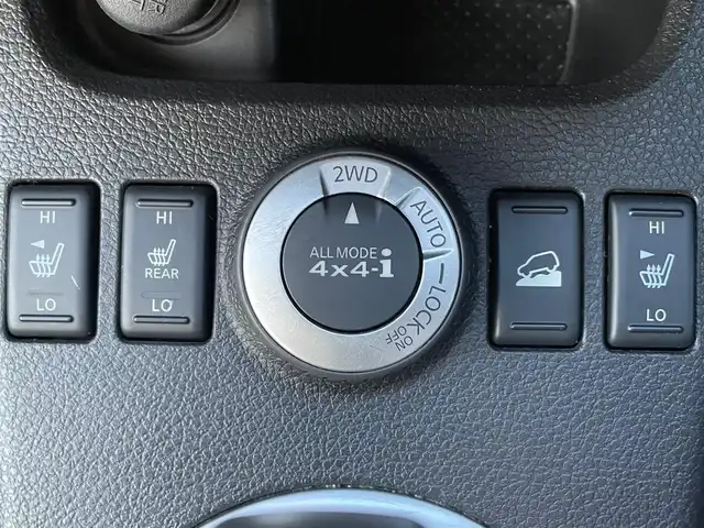 日産 エクストレイル 20Xt 岩手県 2012(平24)年 9.3万km ブレードシルバー 純正ナビ　バックＣ　フルセグ　ＤＶＤ再生　Ｂｌｕｅｔｏｏｔｈ再生　カプロンシート　全席シートヒーター　ハイパールーフレール　ビルドインＥＴＣ　オートライト　ヒルディセントコントロール　１７ＡＷ