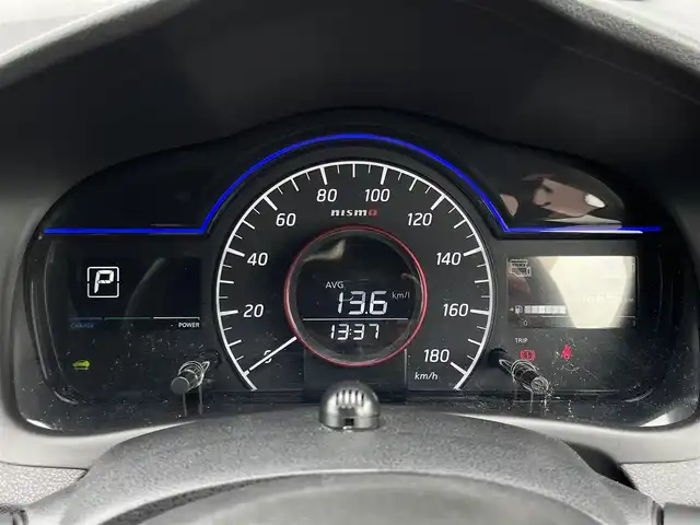日産 ノート e－パワー ニスモ 奈良県 2019(平31)年 4.7万km ブリリアントホワイトパール 全方位カメラ　/純正ナビ　/デジタルルームミラー　/ETC　/衝突軽減システム　/レーンキープアシスト　/オートライト　/純正フロアマット　/LEDヘッドライト　/スマートキー　/スペアキー1本　/横滑り防止装置　