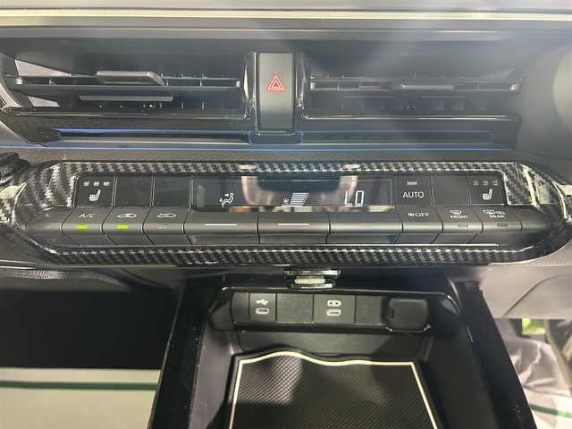 トヨタ プリウス G 佐賀県 2023(令5)年 6万km ガンＭ 純正8型ナビ/社外前後ドライブレコーダー/ビルトインＥＴＣ2.0/前後クリアランスソナー/トヨタセーフティーセンス/プリクラッシュセーフティ/レーンキープアシスト/リアクロストラフィックアラート/ロードサインアシスト/レーダークルーズコントロール/ブラインドスポットモニター/プロアクティブドライビングアシスト/オートハイビーム/横滑り防止/100V充電/前席シートヒーター/純正フロアマット/純正19インチAW/オートライト/LEDヘッドライト/スマートキー/プッシュスタート
