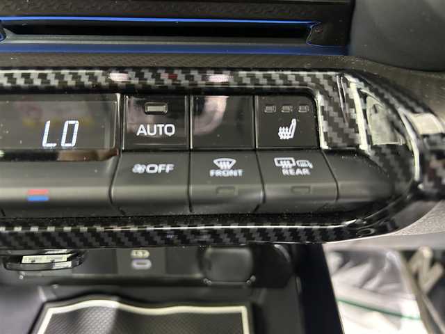 トヨタ プリウス G 佐賀県 2023(令5)年 6万km ガンＭ 純正8型ナビ/社外前後ドライブレコーダー/ビルトインＥＴＣ2.0/前後クリアランスソナー/トヨタセーフティーセンス/プリクラッシュセーフティ/レーンキープアシスト/リアクロストラフィックアラート/ロードサインアシスト/レーダークルーズコントロール/ブラインドスポットモニター/プロアクティブドライビングアシスト/オートハイビーム/横滑り防止/100V充電/前席シートヒーター/純正フロアマット/純正19インチAW/オートライト/LEDヘッドライト/スマートキー/プッシュスタート