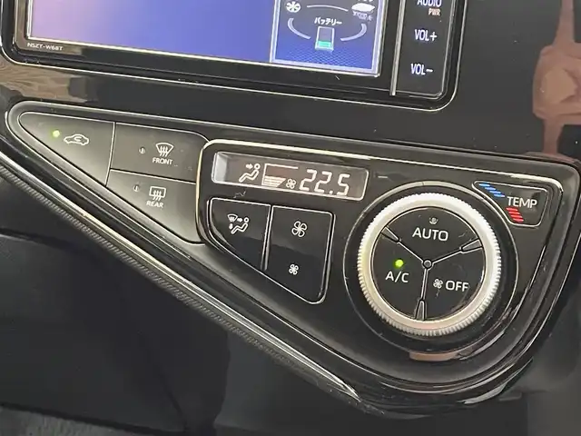 トヨタ アクア S スタイルブラック 岩手県 2019(令1)年 11.3万km ホワイトパールクリスタルシャイン ワンオーナー/寒冷地仕様/トヨタセーフティセンスC/プリクラッシュセーフティ/レーンディパーチャーアラート/オートマチックハイビーム/先行車発進告知機能/クリアランスソナー/横滑り防止装置/純正ナビ/フルセグTV/ETC/バックカメラ/ワイパーデアイサー/オートライト/LEDヘッドランプ/社外15インチアルミホイール