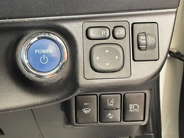 トヨタ アクア S スタイルブラック 岩手県 2019(令1)年 11.3万km ホワイトパールクリスタルシャイン ワンオーナー/寒冷地仕様/トヨタセーフティセンスC/プリクラッシュセーフティ/レーンディパーチャーアラート/オートマチックハイビーム/先行車発進告知機能/クリアランスソナー/横滑り防止装置/純正ナビ/フルセグTV/ETC/バックカメラ/ワイパーデアイサー/オートライト/LEDヘッドランプ/社外15インチアルミホイール