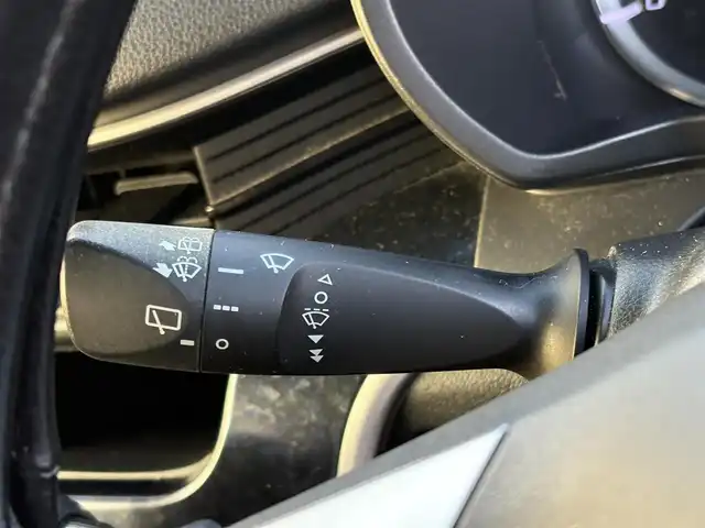 ダイハツ ムーヴ カスタム X ハイパー SA 大分県 2015(平27)年 6.1万km ブラックマイカメタリック/ディープブルークリスタルマイカ 2トーン ・ナビ(CD/DVD/SD)/・ツートンルーフ/・バックカメラ/・ワンセグテレビ/・スマートアシスト/・ドライブレコーダー/・ベンチシート/・ステアリングスイッチ/・スマートキー/・純正アルミホイール