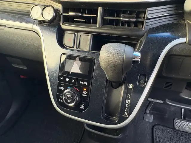 ダイハツ ムーヴ カスタム X ハイパー SA 大分県 2015(平27)年 6.1万km ブラックマイカメタリック/ディープブルークリスタルマイカ 2トーン ・ナビ(CD/DVD/SD)/・ツートンルーフ/・バックカメラ/・ワンセグテレビ/・スマートアシスト/・ドライブレコーダー/・ベンチシート/・ステアリングスイッチ/・スマートキー/・純正アルミホイール