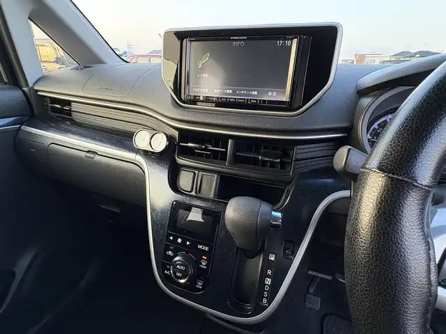 ダイハツ ムーヴ カスタム X ハイパー SA 大分県 2015(平27)年 6.1万km ブラックマイカメタリック/ディープブルークリスタルマイカ 2トーン ・ナビ(CD/DVD/SD)/・ツートンルーフ/・バックカメラ/・ワンセグテレビ/・スマートアシスト/・ドライブレコーダー/・ベンチシート/・ステアリングスイッチ/・スマートキー/・純正アルミホイール