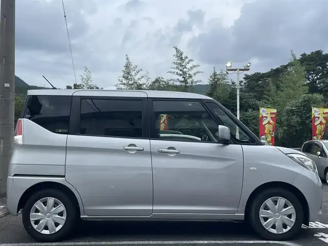 スズキ ソリオ G 長崎県 2020(令2)年 8.3万km スターシルバーメタリック ・プッシュスタート/・社外SDナビ（AM/FM/DVD）/・ブルートゥース/・クルーズコントロール/・ステアリングスイッチ/・バックカメラ/・ETC/・横滑り防止装置/・電格ミラー/・コーナーセンサー（後）/・衝突軽減ブレーキ/・片側パワースライドドア/・オートライト