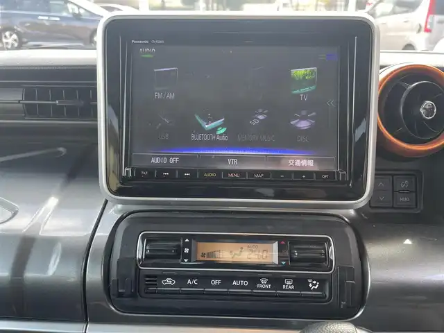 スズキ スペーシア ギア HYBRID XZ 千葉県 2021(令3)年 4.8万km オフブルーメタリック/ガンメタリック2トーンルーフ 純正ナビ（CN-RZ865）/FM.AM / CD.DVD / SD / TV / BT/全方位カメラ/衝突被害軽減システム/レーンアシスト/横滑り防止装置/コーナーセンサー/両側パワースライドドア/レーダークルーズコントロール/ホップアップディスプレイ/アイドリングストップ/ステアリングリモコン/プッシュスタート/スマートキー/ETC/シートヒーター/ドライブレコーダー/USB入力端子/電格ミラー/ウィンカーミラー/LEDヘッドライト/フォグランプ/サーキュレーター/ロールサンシェード/保証書/取扱説明書